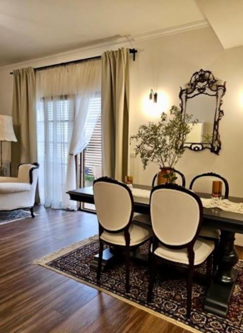 Novi'S Luxury Apartment 2 Gjirokastër 外观 照片